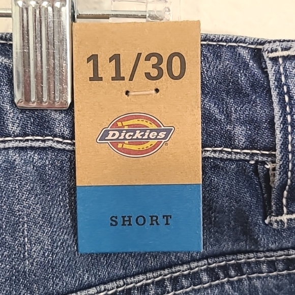 *NWT* DICKIES Stars & Stripes Print 5-Pocket Shorts, size 11/30 - Picture 6 of 7